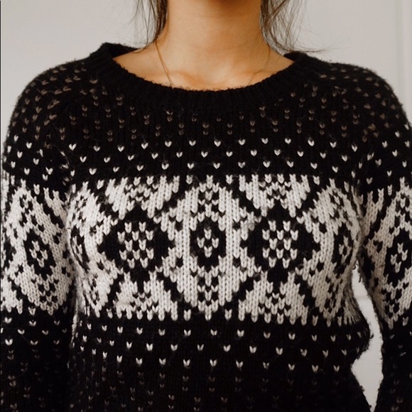 BLACK AND WHITE HOLIDAY THEMED SWEATER - Picture 2 of 7